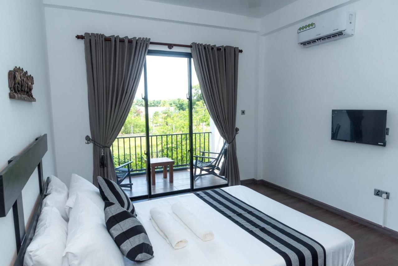 Black Mustang Hotel Dambulla Exterior photo